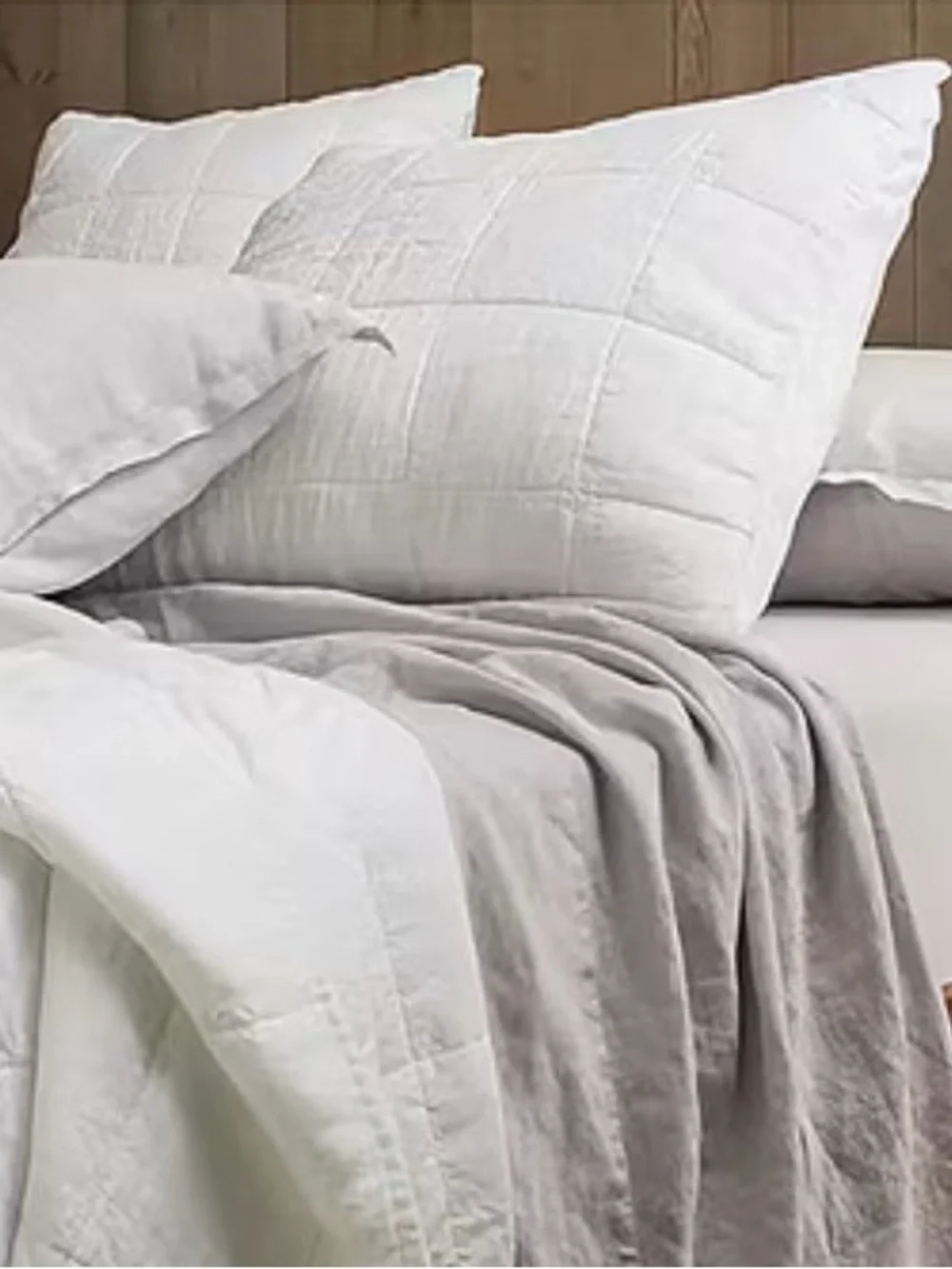 Parachute linen box quilted Euro sham set of 2 white 26x26” pristine immaculate